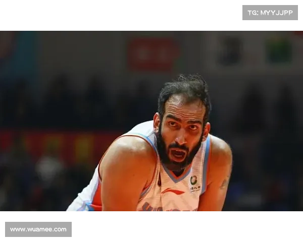 哈达迪坚守赛场背后的坚持与挑战探秘他为何选择继续职业生涯